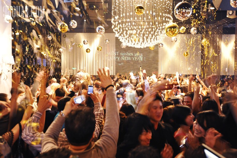 NYE 12 O'CLOCK