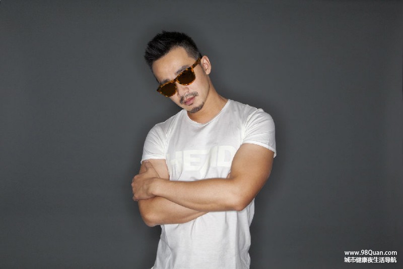 DJ HEAD