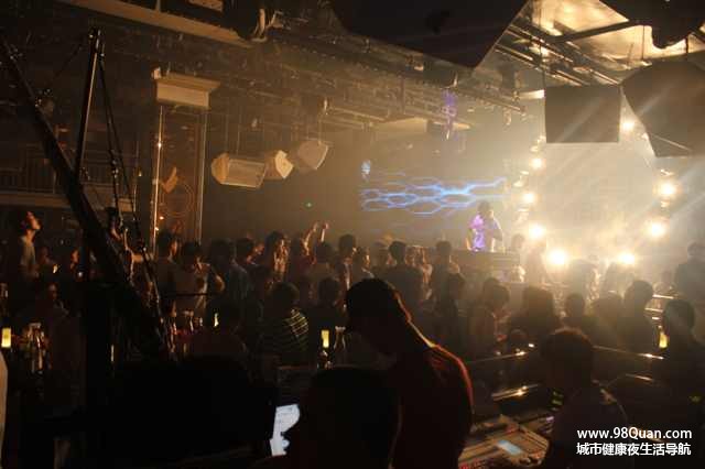 夜色18酒吧