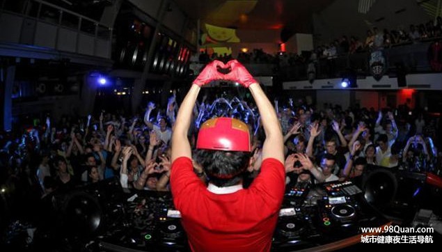 DJ Laidback Luke现身LIVE IN VAC