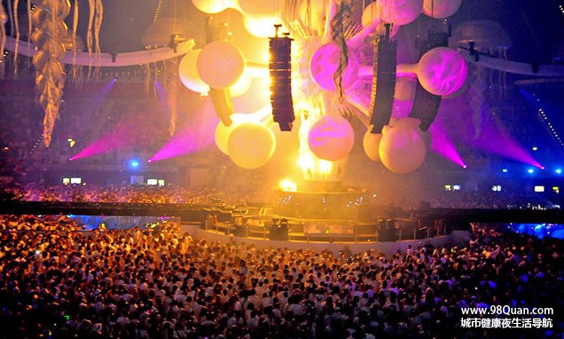 DJ Laidback Luke现身LIVE IN VAC