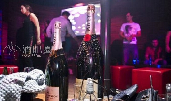 夜店管理者,请不要让节操碎一地